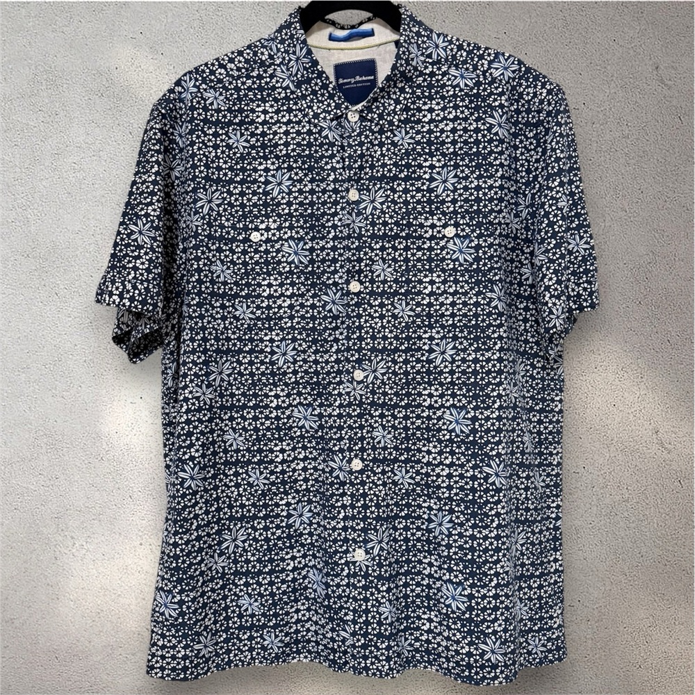 Tommy Bahama Limited Edition Island Modern Fit Mens Silk Cotton Hawaiian Shirt